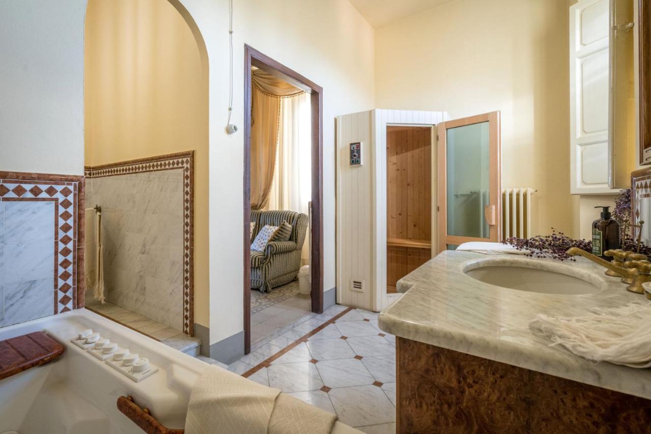 Villa Ines Charme Near Lucca อัลโตพาสซิโอ ภายนอก รูปภาพ