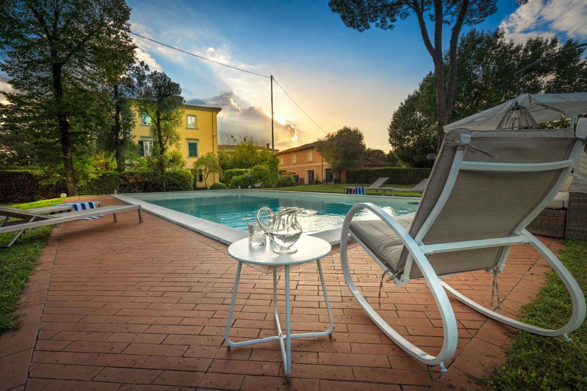 Villa Ines Charme Near Lucca อัลโตพาสซิโอ ภายนอก รูปภาพ
